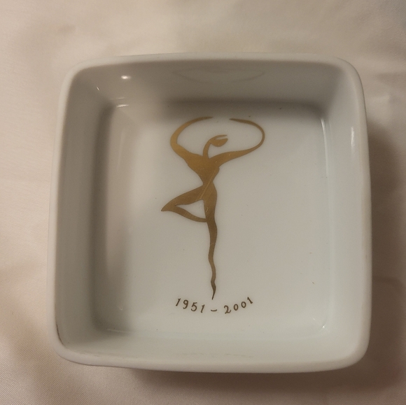 Tiffany & Co. Porcelain Trinket Box - Picture 3 of 9